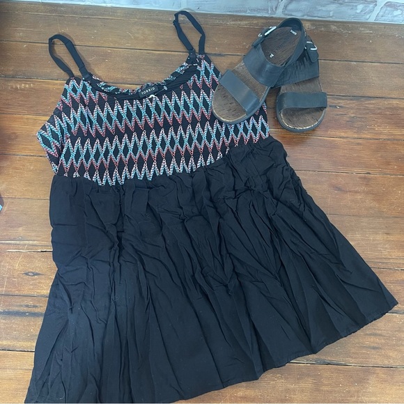 Torrid Black baby doll Patterned Top 1X - Picture 1 of 7